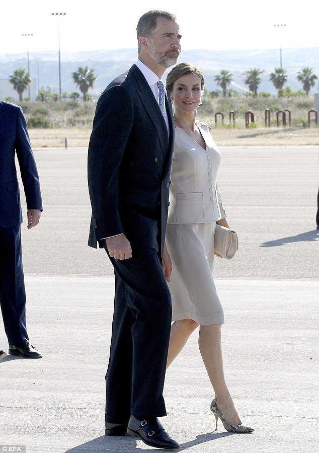 Κλασάτη και αριστοκρατική: Η βασίλισσα Λετίσια δίνει μαθήματα στυλ στους Γάλλους [εικόνες] | iefimerida.gr 4