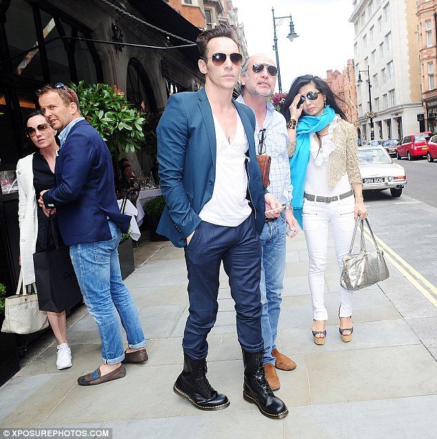 Τέλος το κατάντημα για τον Τζόναθαν Ρις Μάγιερς: Νηφάλιος, ξεκούραστος και περιποιημένος [εικόνες] | iefimerida.gr 4