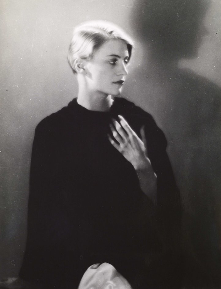 Τα εμβληματικά έργα του Μan Ray και οι πραγματικές ιστορίες τους στην Ανδρο [εικόνες] | iefimerida.gr 5