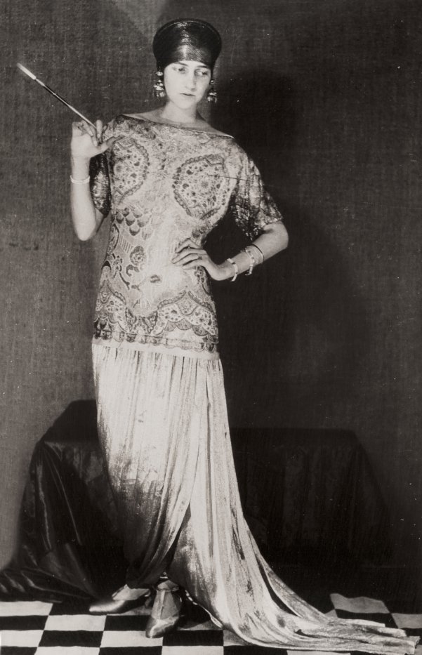 Τα εμβληματικά έργα του Μan Ray και οι πραγματικές ιστορίες τους στην Ανδρο [εικόνες] | iefimerida.gr 3