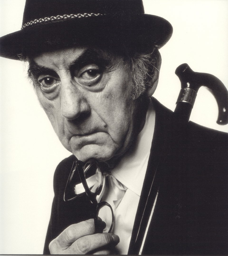 Τα εμβληματικά έργα του Μan Ray και οι πραγματικές ιστορίες τους στην Ανδρο [εικόνες] | iefimerida.gr 7