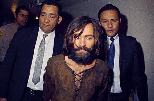 Τσαρλς Μάνσον: Η ζωή του μεγαλύτερου serial killer της Αμερικής [εικόνες] | iefimerida.gr 2