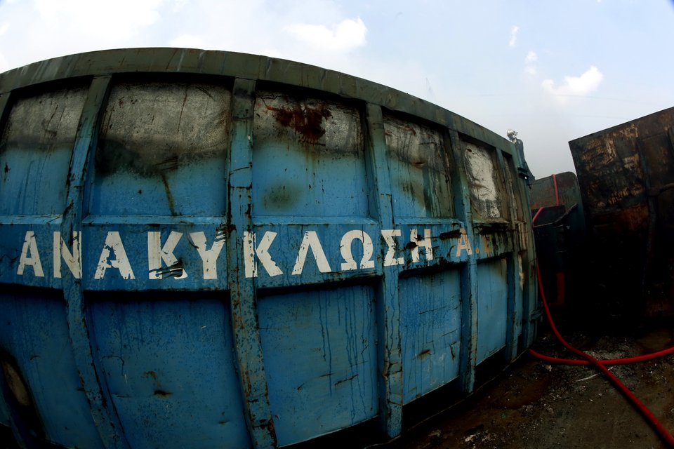 Το τοξικό νέφος πνίγει ολόκληρη την Αττική -Γιατί θα σιγοκαίει η φωτιά για ημέρες [εικόνες] | iefimerida.gr 3