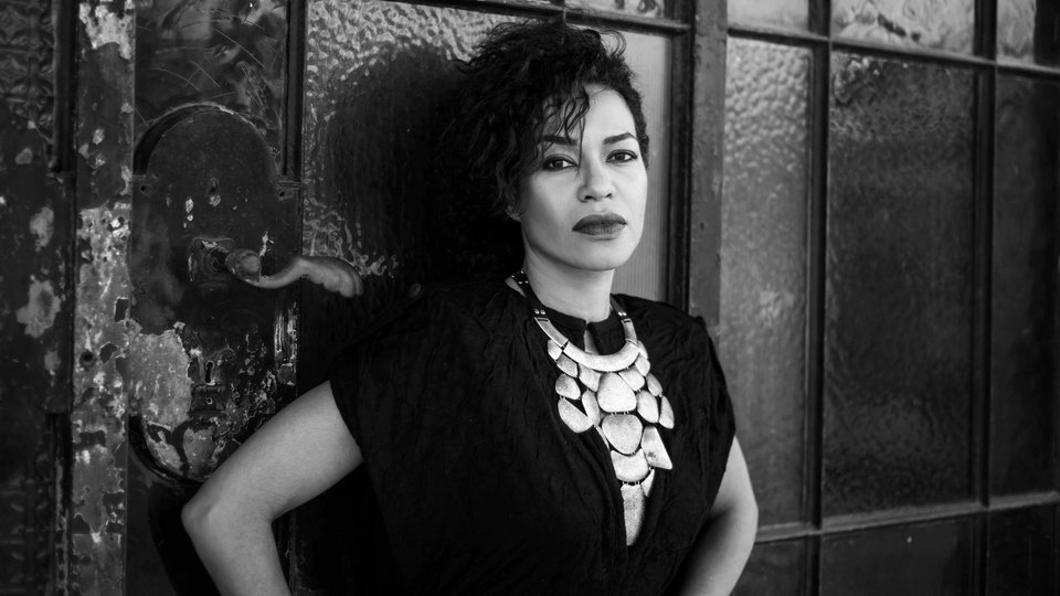 Πριν και μετά – Η θεαματική αλλαγή της καυτής «Δεβόρα» του «Εκείνες και Εγώ» [εικόνες] | iefimerida.gr 1