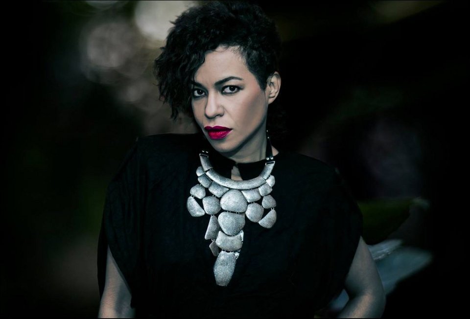 Πριν και μετά – Η θεαματική αλλαγή της καυτής «Δεβόρα» του «Εκείνες και Εγώ» [εικόνες] | iefimerida.gr 0