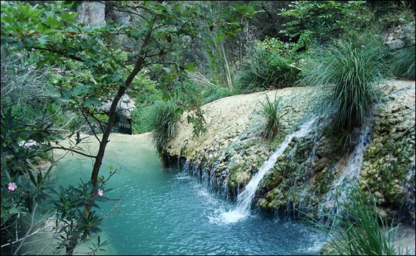 Η «Γαλάζια Λίμνη» της Ελλάδας -Ο εξωτικός παράδεισος με τις φυσικές πισίνες και τους καταρράκτες στην καρδιά της Πελοποννήσου [εικόνες] | iefimerida.gr 11