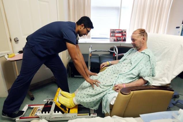 Για πρώτη φορά στα ιατρικά χρονικά: Εγινε μεταμόσχευση κρανίου [εικόνες] | iefimerida.gr 3