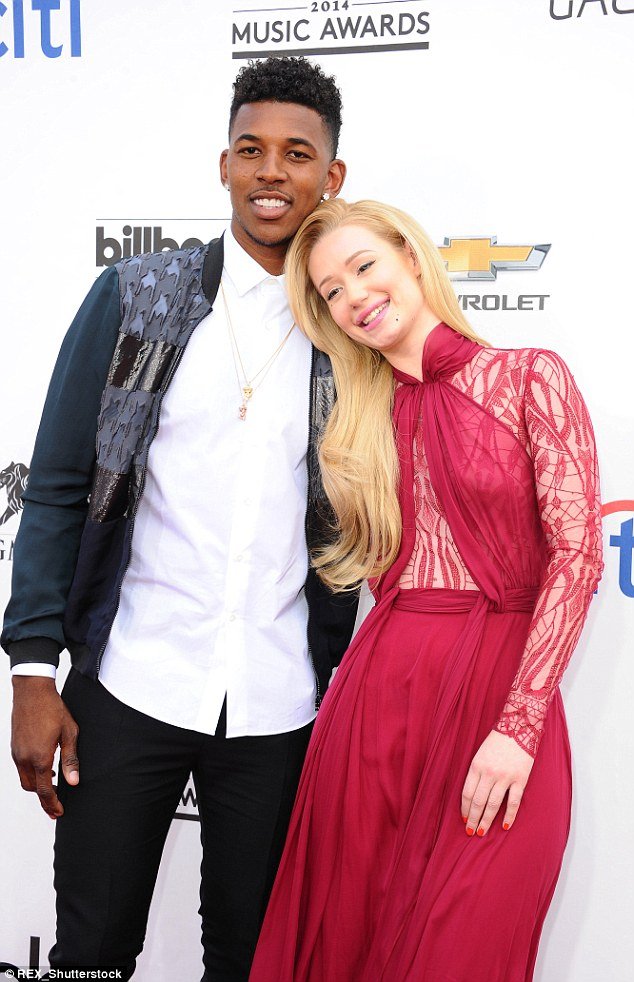 Το δαχτυλίδι αρραβώνων του μισού εκατ. ευρώ της Ιγκι Αζαλέα [εικόνες] | iefimerida.gr 5