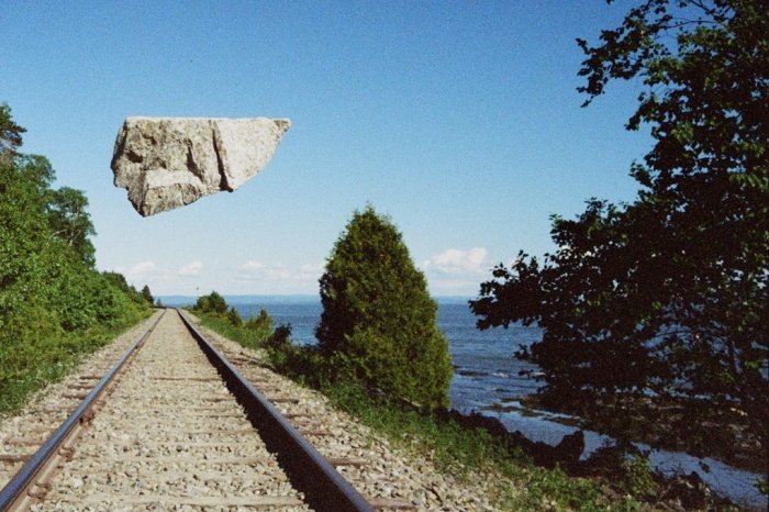 Τεράστιοι βράχοι αιωρούνται πάνω από τη γη - Κάποιες φορές, τα φαινόμενα απατούν [εικόνες] | iefimerida.gr 5