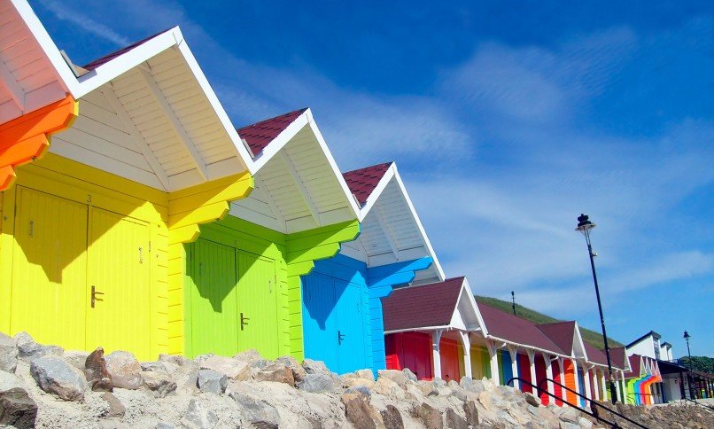 Εκεί τίποτα δεν είναι μουντό -Μια από τις πιο πολύχρωμες πόλεις της Ευρώπης βρίσκεται σε ελληνικό νησί [εικόνες] | iefimerida.gr 11