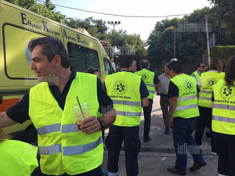 Συγκέντρωση διαμαρτυρίας των εργαζομένων στο ΕΚΑΒ -Διεκδικούν τα δεδουλευμένα τους | iefimerida.gr 1