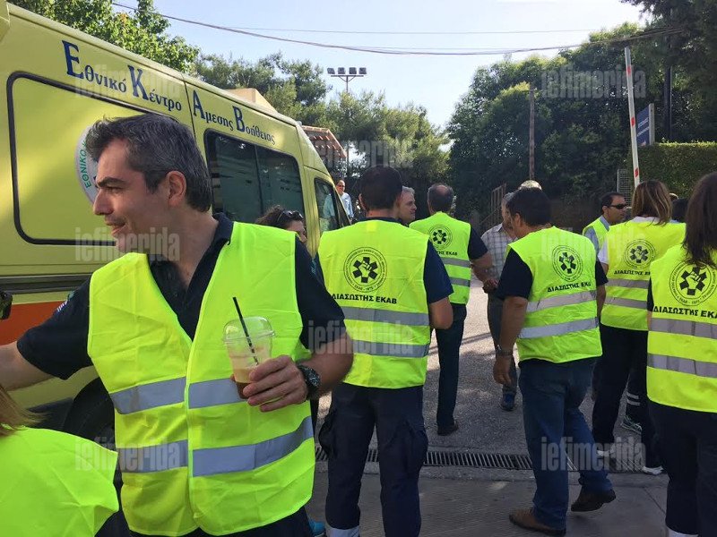 Συγκέντρωση διαμαρτυρίας των εργαζομένων στο ΕΚΑΒ -Διεκδικούν τα δεδουλευμένα τους | iefimerida.gr 4