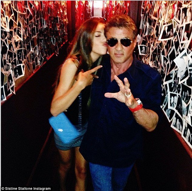 Χαμός με την καλλονή κόρη του Σταλόνε [εικόνες] | iefimerida.gr 6