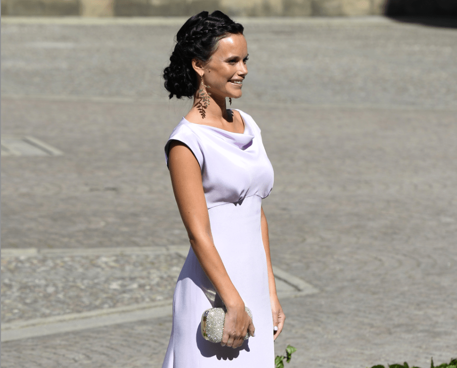 Ζωή σαν παραμύθι: Πώς μια πρώην σερβιτόρα σε ριάλιτι θα παντρευτεί τον πρίγκιπα της Σουηδίας [εικόνες] | iefimerida.gr 11