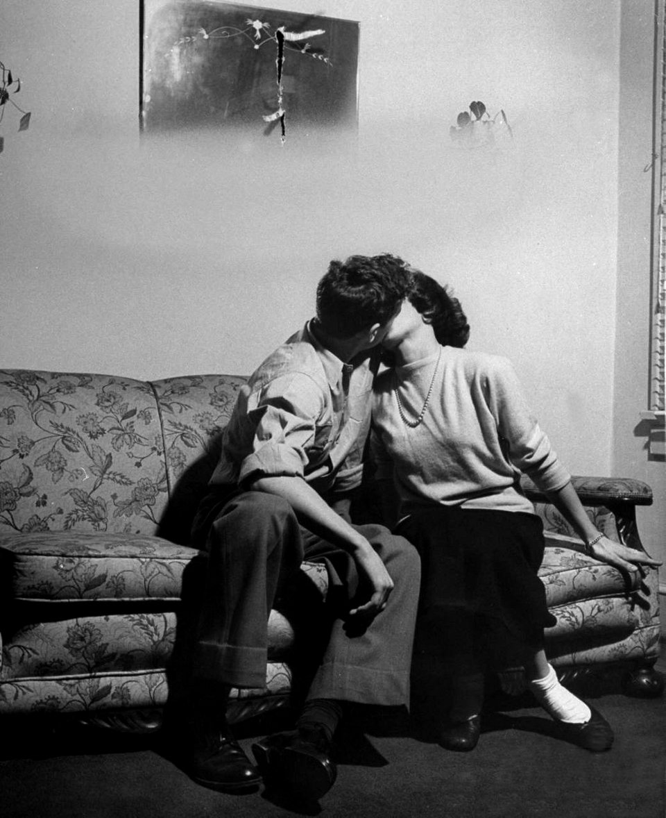 6 περίεργα πράγματα που δεν γνωρίζετε για τα φιλιά [εικόνες] | iefimerida.gr 1