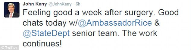 Ο Τζον Κέρι στο κρεβάτι με πιτζάμες και γκρι κάλτσα [εικόνες] | iefimerida.gr 1