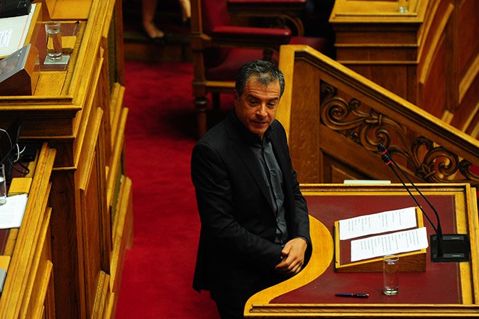 Ορμησαν οι βουλευτές του ΣΥΡΙΖΑ όταν ο Θεοδωράκης τους είπε «Δεν έχετε δουλέψει ποτέ!» [εικόνες] | iefimerida.gr 5