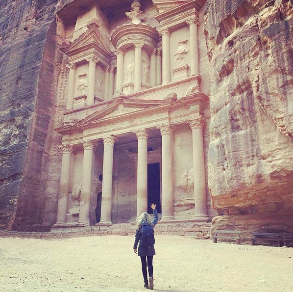 Επέζησε από καρκίνο, τροχαίο και παραλίγο θανάσιμη πτώση και τώρα ταξιδεύει σε όλο τον κόσμο [εικόνες&βίντεο] | iefimerida.gr 2