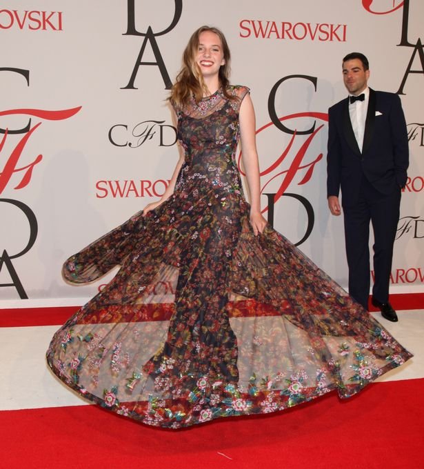 Κλέβει την παράσταση η κόρη της Ούμα Θέρμαν και του Ιθαν Χοκ [εικόνες]  | iefimerida.gr 2