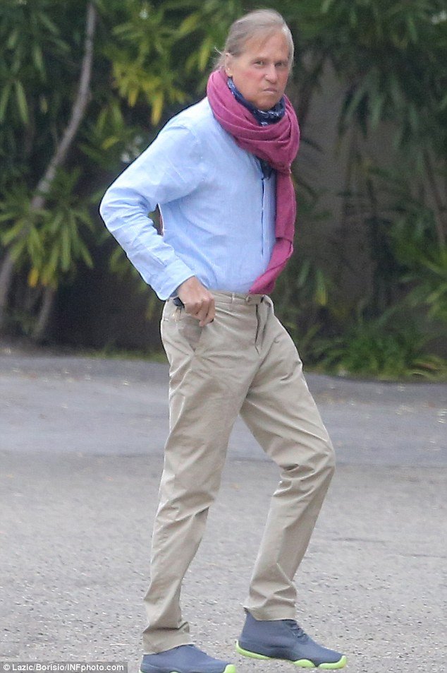 Αγνώριστος και καταπονημένος ο γόης του Χόλιγουντ Βαλ Κίλμερ [εικόνες]  | iefimerida.gr 1