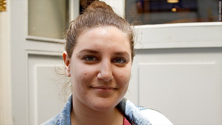 Το CNN πήγε και στις δύο διαδηλώσεις στο Σύνταγμα: «Τελικά είναι υπέρ ή κατά της Ευρώπης;» [εικόνες] | iefimerida.gr 5