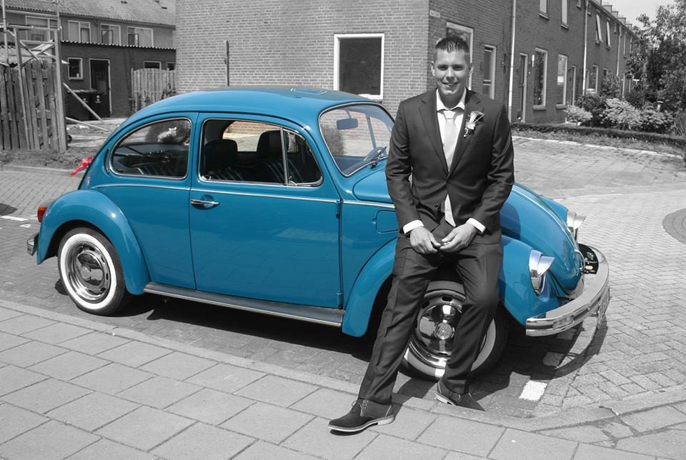 Ολλανδός στην Κω με 2 βαλίτσες ρούχα ντύνει μετανάστες [εικόνες] | iefimerida.gr 5