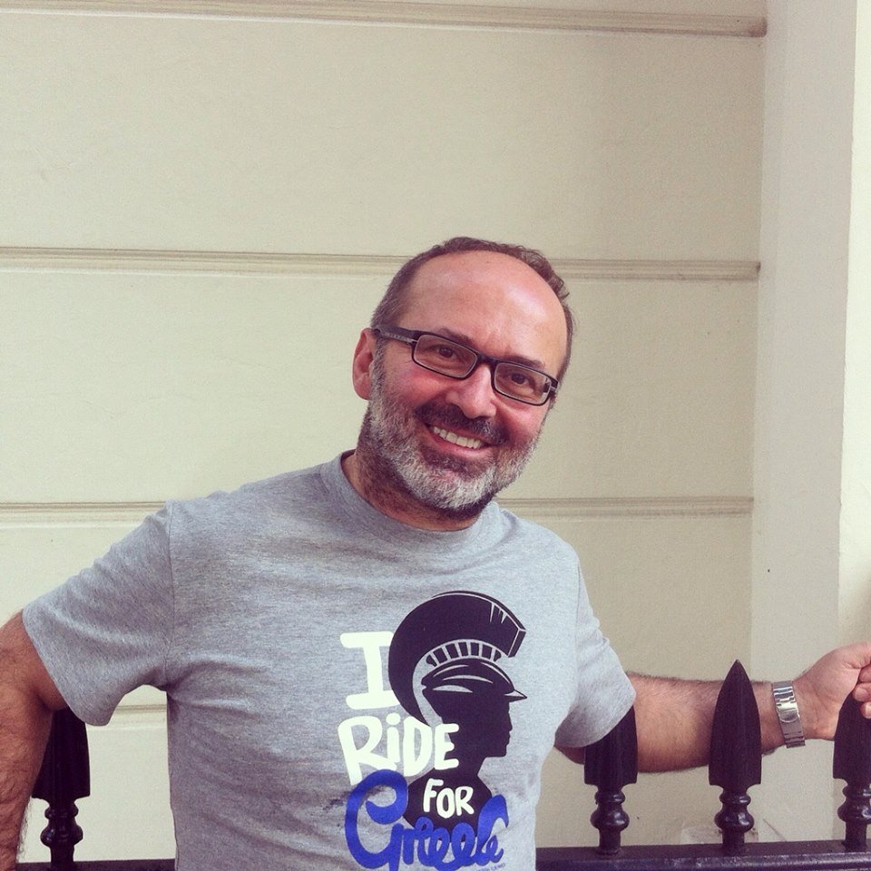 Greece Needs Love: Η καμπάνια αγάπης ενός μποέμ Ιταλού καθηγητή για την Ελλάδα [εικόνες & βίντεο] | iefimerida.gr 3