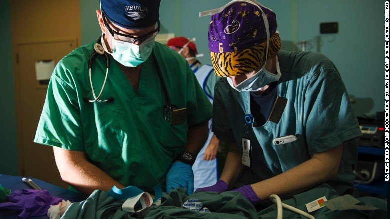 Το μεγαλύτερο πλωτό νοσοκομείο του κόσμου: Ενα καράβι που σώζει ζωές [εικόνες] | iefimerida.gr 4