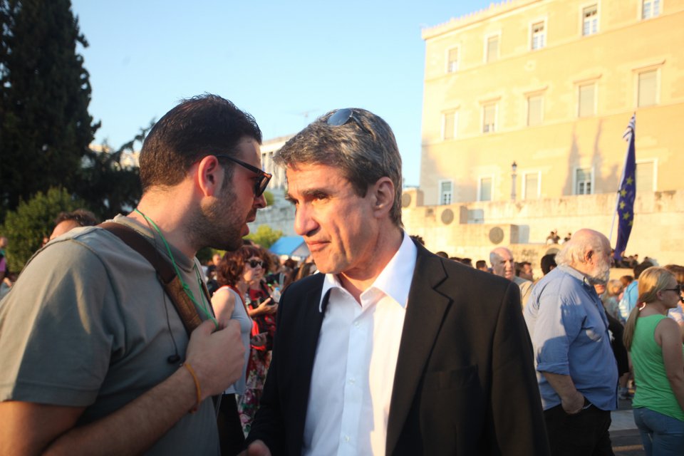 Ολοκληρώθηκε η συγκέντρωση των υποστηρικτών του «Μένουμε Ευρώπη» στο Σύνταγμα [εικόνες] | iefimerida.gr 7