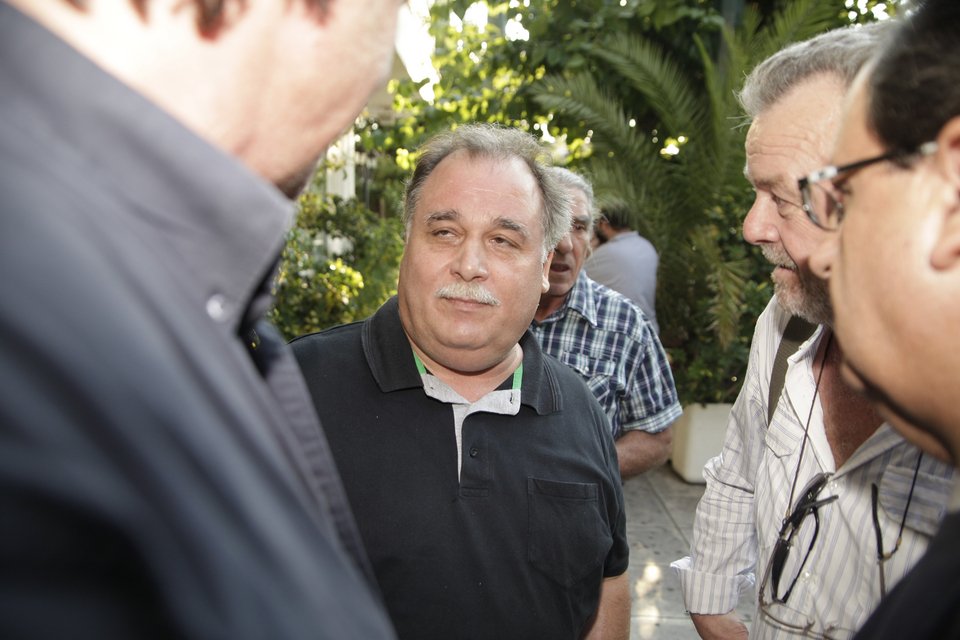 Επίθεση Λεουτσάκου σε δημοσιογράφους στη συνεδρίαση της Αριστερής Πλατφόρμας: Ποιος σας κάλεσε, είναι ιδιωτική συνάντηση [εικόνες] | iefimerida.gr 0