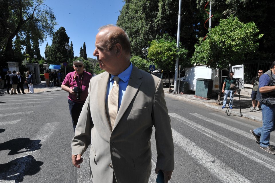 Η απίστευτη ματιά του Αλέξη Τσίπρα στον Χαϊκάλη [εικόνες] | iefimerida.gr 7