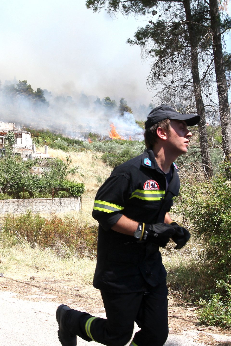 Σε ύφεση η φωτιά στη Σταμάτα -Κοντά σε κατοικημένη περιοχή [εικόνες] | iefimerida.gr 0