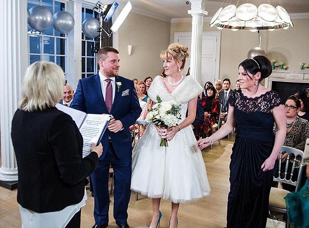 Παντρεύτηκαν για χάρη ενός ριάλιτι και ο γάμος τους ήδη καταρρέει [εικόνες] | iefimerida.gr 0