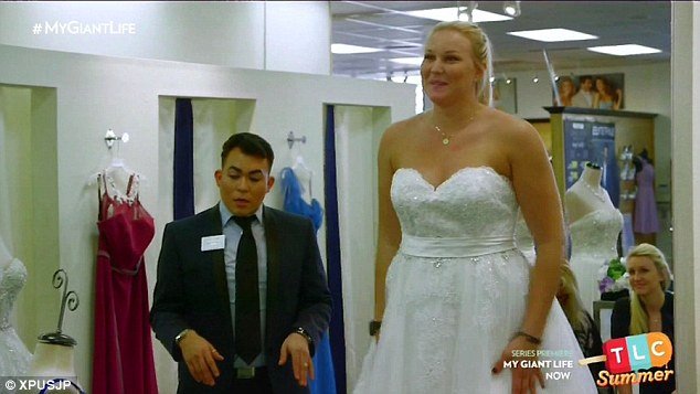 Τα βάσανα των ψηλών γυναικών: Πώς είναι η ζωή στα 2,10 ύψος [εικόνες] | iefimerida.gr 10