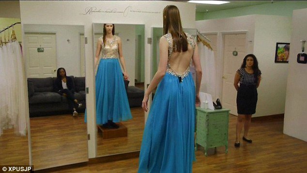 Τα βάσανα των ψηλών γυναικών: Πώς είναι η ζωή στα 2,10 ύψος [εικόνες] | iefimerida.gr 13