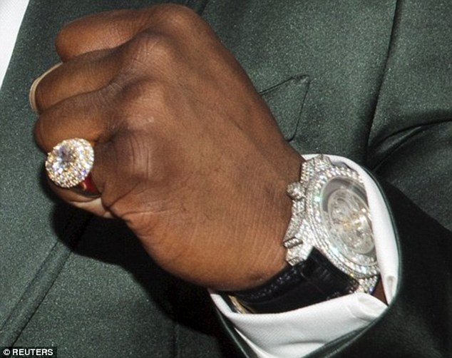 Ο 50 Cent με φθαρμένο κοστούμι στο δικαστήριο για να πείσει ότι χρεοκόπησε [εικόνες] | iefimerida.gr 3