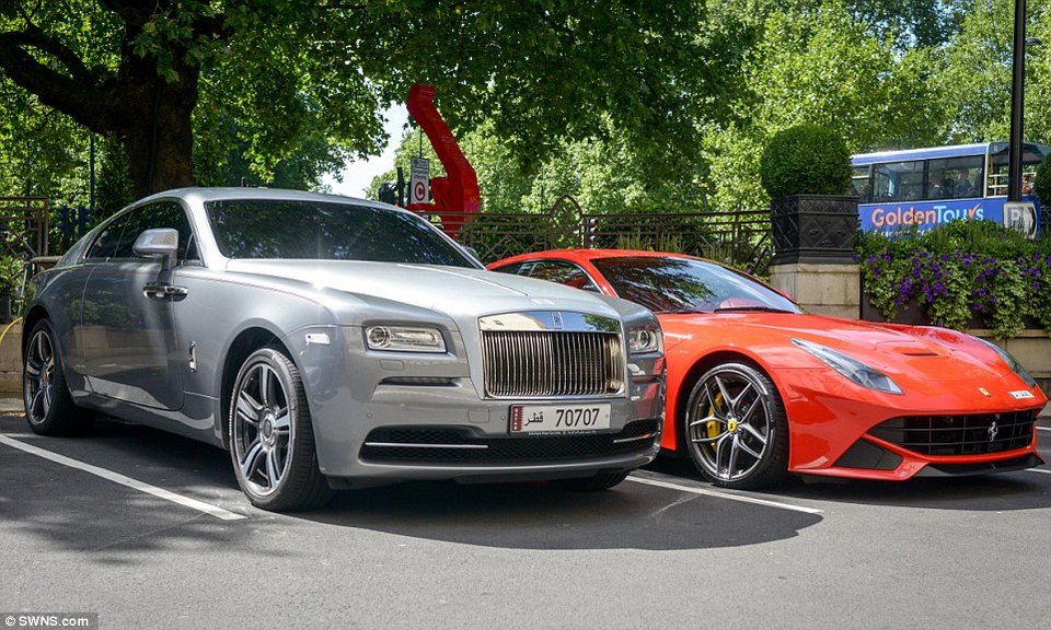 Γιατί αυτές τις ημέρες το Λονδίνο «πνίγεται» στις Lamborghini και τις Ferrari [εικόνες] | iefimerida.gr 1