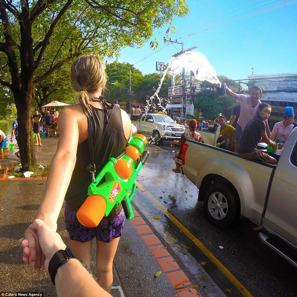 Η νέα μούσα του Instagram -Ξανθιά η νέα κοπέλα που ταξιδεύει ανά τον κόσμο και φωτογραφίζεται μόνο πλάτη [εικόνες] | iefimerida.gr 21