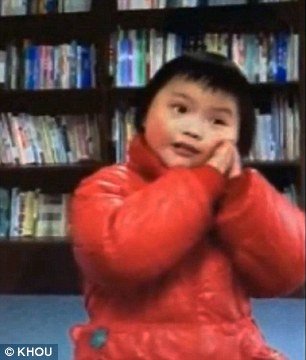 6χρονη με ειδικές ανάγκες γνωρίζει για πρώτη φορά τους ανάδοχους γονείς της [εικόνες] | iefimerida.gr 2