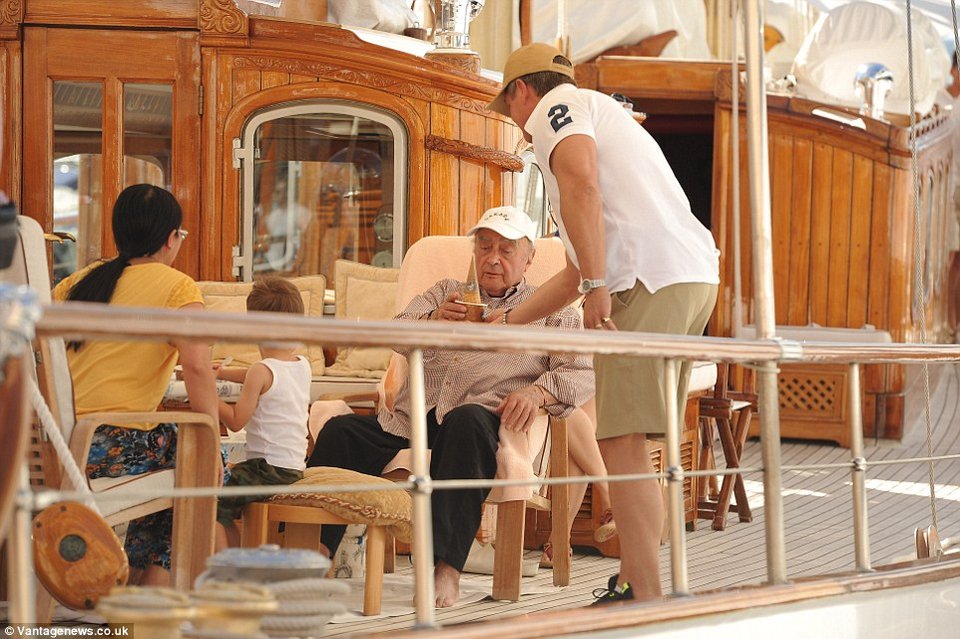 Το vintage ιστιοπλοϊκό χλιδής του Μοχάμεντ Αλ Φαγέντ που κάνει τη διαφορά [εικόνες] | iefimerida.gr 2