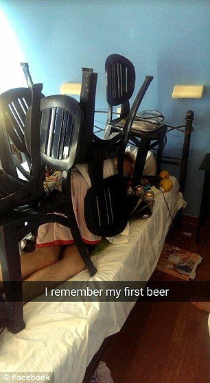 Εκτός ορίων νεαροί Βρετανοί στην Κέρκυρα - Εφτιαξαν σελίδα στο Facebook με τα όργιά τους στον Κάβο [εικόνες]  | iefimerida.gr 7