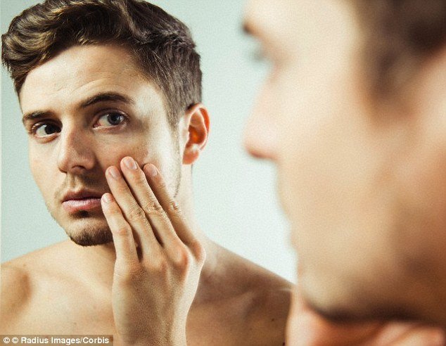 Το κάπνισμα ευθύνεται για τις ουλές και τα σημάδια στο δέρμα από την ακμή [εικόνες] | iefimerida.gr 0