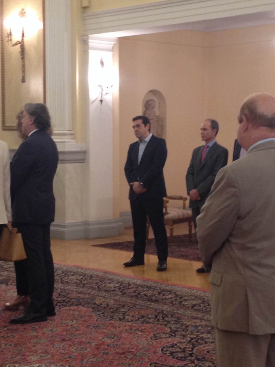 Η απίστευτη ματιά του Αλέξη Τσίπρα στον Χαϊκάλη [εικόνες] | iefimerida.gr 5