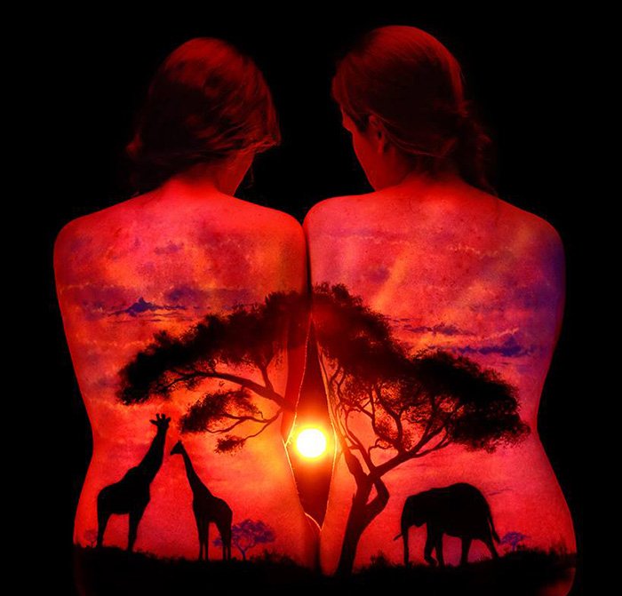 Μαγικές εικόνες: Οταν η γυναικεία ομορφιά συναντά το Black Light [εικόνες] | iefimerida.gr 5