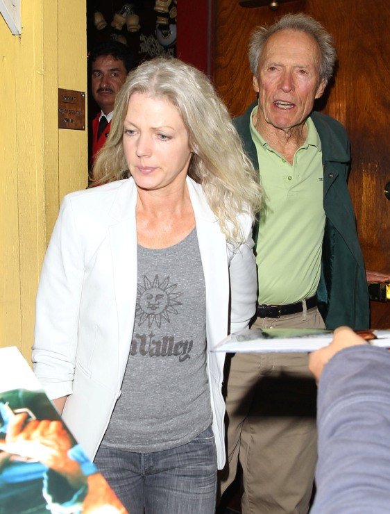 10 συν 1 ζευγάρια της σόουμπιζ με διαφορά ηλικίας ακόμη και πάνω από 40 χρόνια [εικόνες] | iefimerida.gr 3