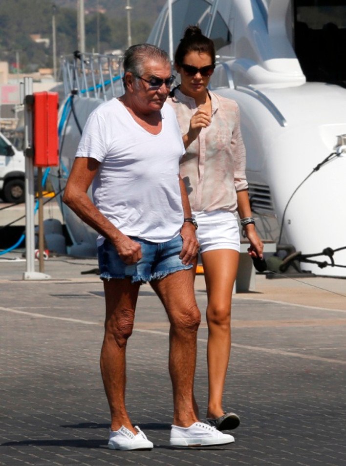 10 συν 1 ζευγάρια της σόουμπιζ με διαφορά ηλικίας ακόμη και πάνω από 40 χρόνια [εικόνες] | iefimerida.gr 0