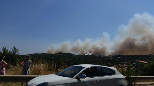 Σε ύφεση η φωτιά στη Σταμάτα -Κοντά σε κατοικημένη περιοχή [εικόνες] | iefimerida.gr 9