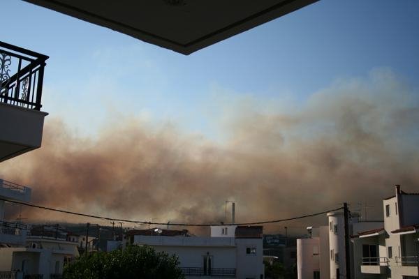 Ανεξέλεγκτη η φωτιά στη Νεάπολη Λακωνίας: Νεκρός ένας 58χρονος - Καίγονται καταστήματα μέσα στην πόλη [εικόνες & βίντεο] | iefimerida.gr 27