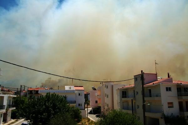 Ανεξέλεγκτη η φωτιά στη Νεάπολη Λακωνίας: Νεκρός ένας 58χρονος - Καίγονται καταστήματα μέσα στην πόλη [εικόνες & βίντεο] | iefimerida.gr 19