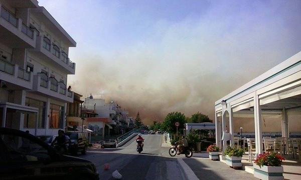 Ανεξέλεγκτη η φωτιά στη Νεάπολη Λακωνίας: Νεκρός ένας 58χρονος - Καίγονται καταστήματα μέσα στην πόλη [εικόνες & βίντεο] | iefimerida.gr 25